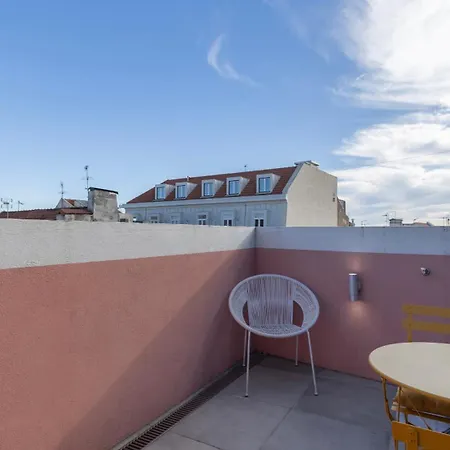 Cosy In Bairro Alto By Lovelystay Appartamento Lisbona