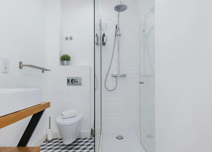 Cosy In Bairro Alto By Lovelystay